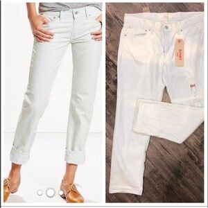 Levi's distressed pinstriped "Boyfriend"